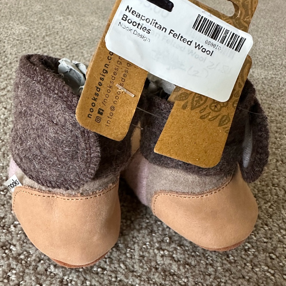Nooks Size 12-18m Neapolitan Felted Wool Booties 
Size 5.5